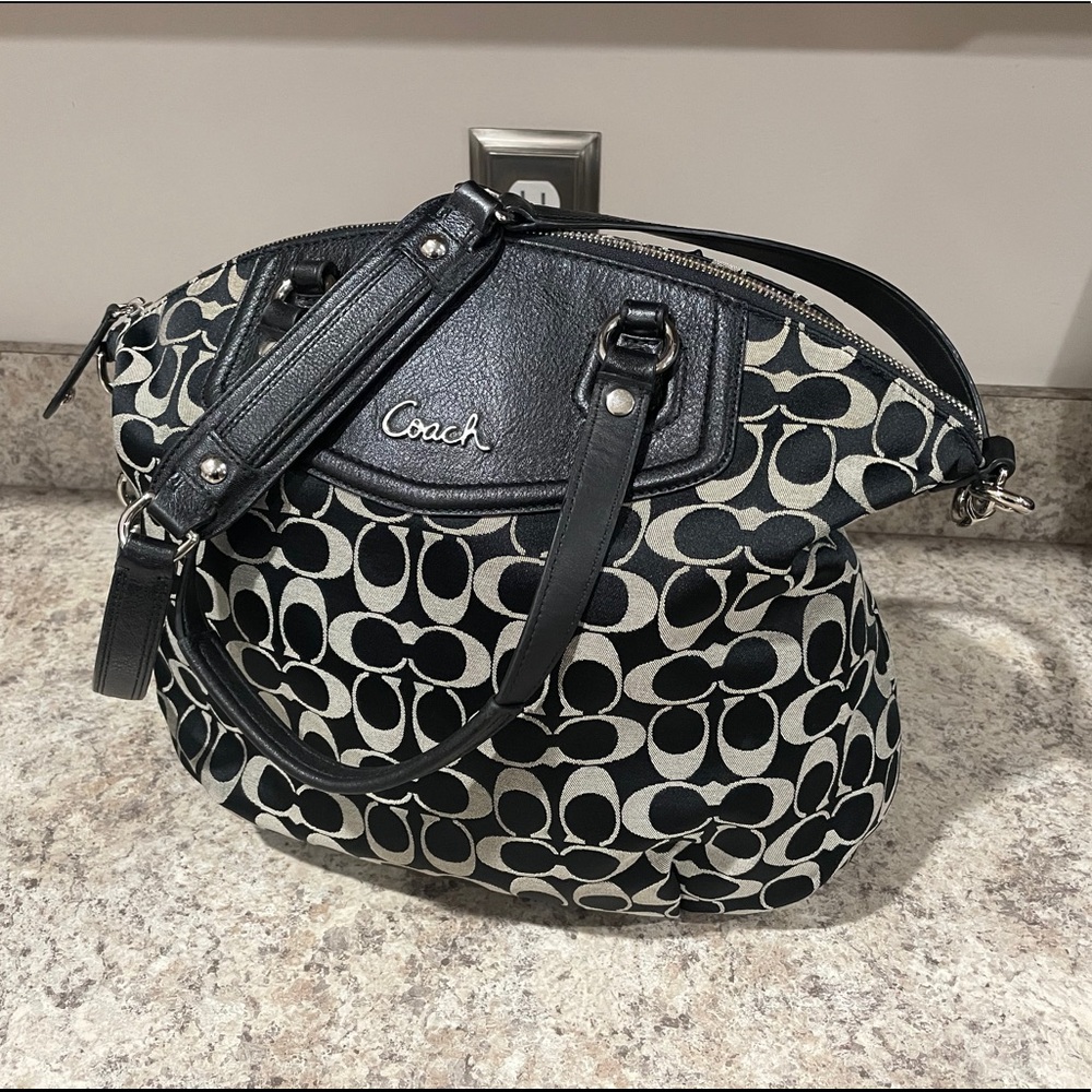 Coach Signature Canvas Black Shoulder Bag